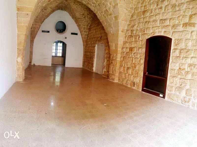 L08737-Shop For Rent in Old Souk Jounieh 1