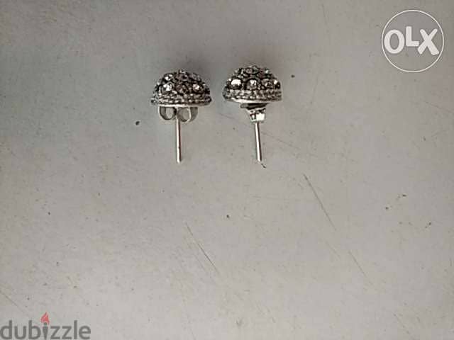 Round earrings - Not Negotiable 1