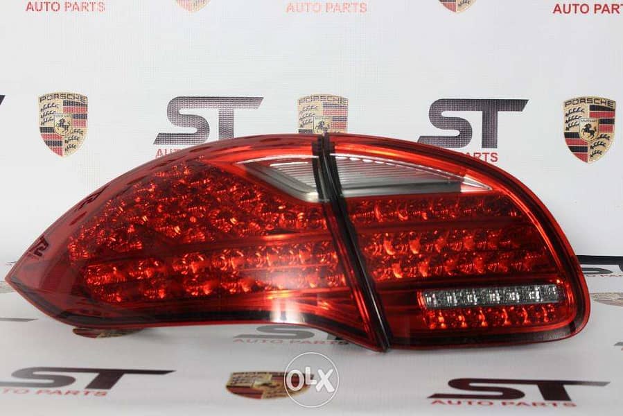 Porsche Cayenne Left Tail-Lights 1