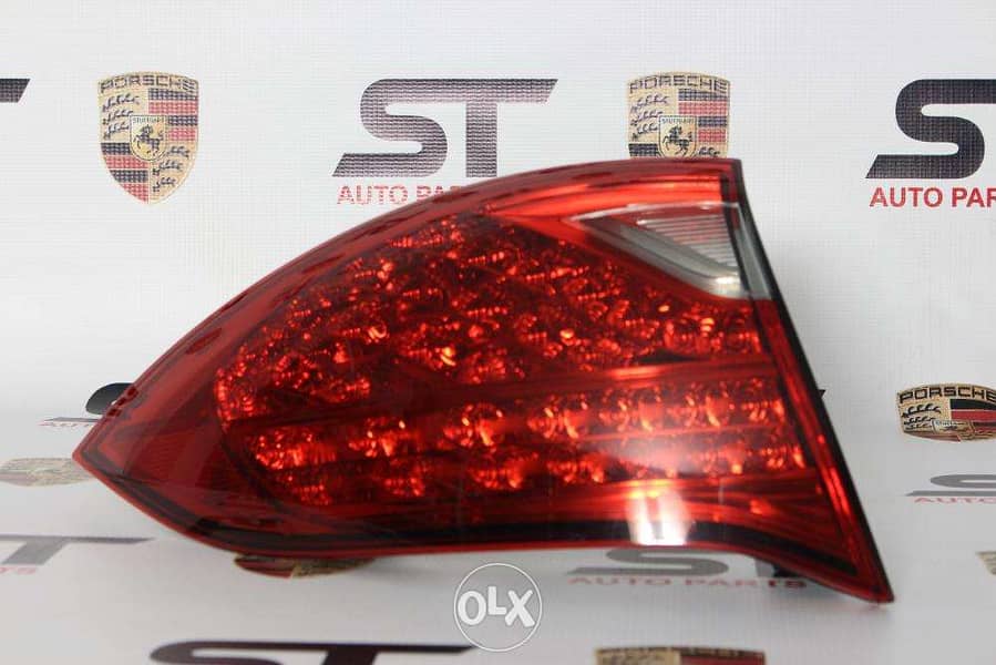 Porsche Cayenne Left Tail-Lights 2