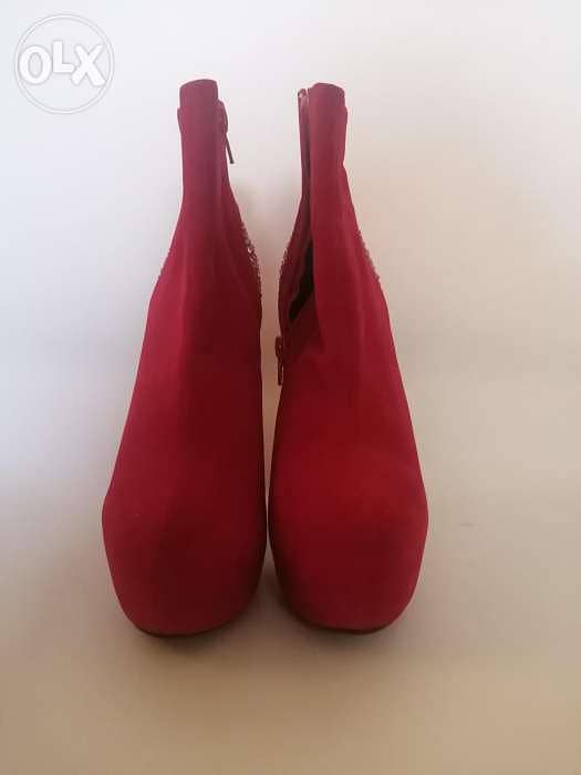 Red boots 2