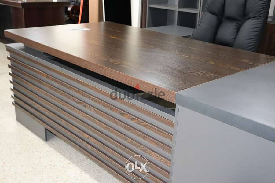 Big Office table 220 cm طاولة مكتب بيرو ٢٢٠ سنتم مع روتور وجوارير 6