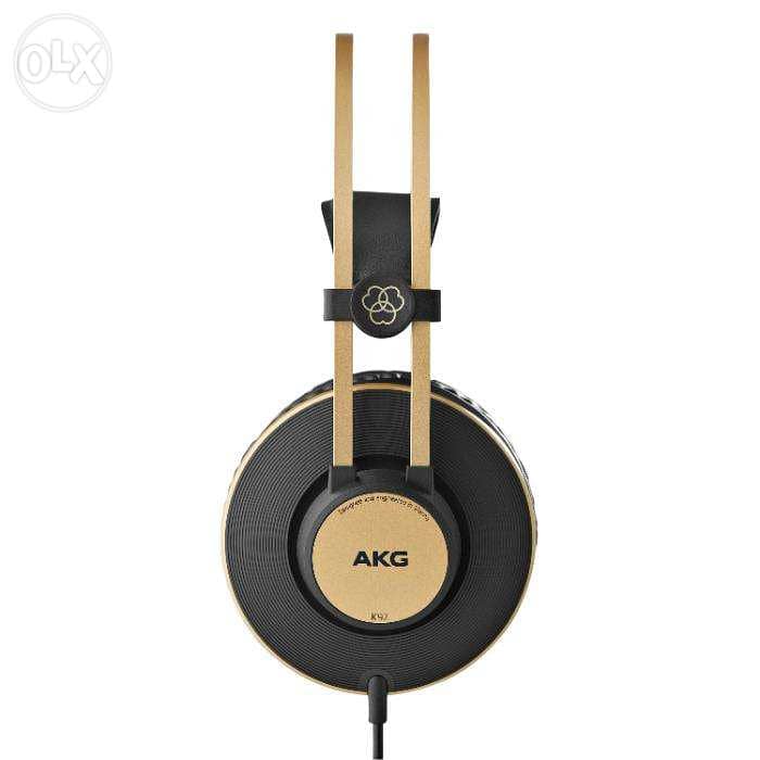 K92 Closed Studio Headphones from AKG 2