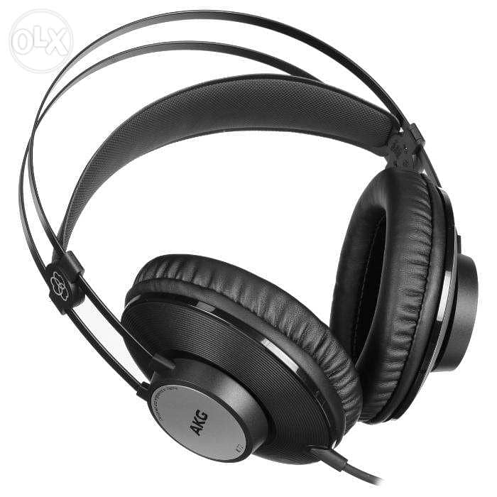K72 closed-back studio headphones from AKG 1