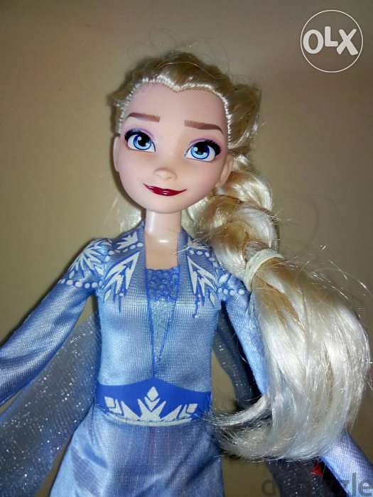 SINGING QUEEN ELSA FROZEN 2 machine doll French:"Into the unknown"=17$ 1