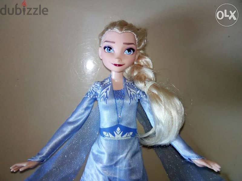 SINGING QUEEN ELSA FROZEN 2 machine doll French:"Into the unknown"=17$ 3