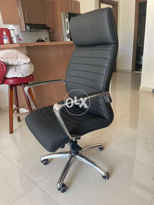 Office chair 1