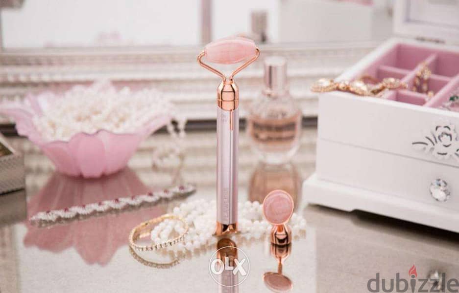 FINISHING TOUCH Facial Roller Vibrating Rose Quartz Flawless Massager 3