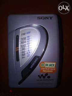 Sony walkman in good working condition radio & cassette 0