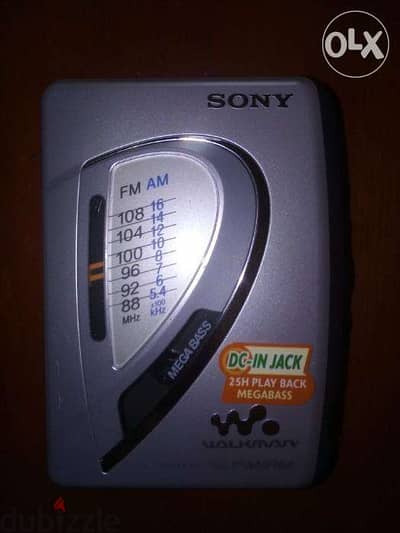 Sony walkman in good working condition radio & cassette