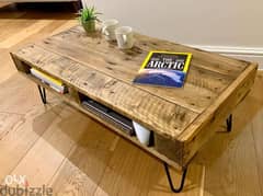 Reclaimed wood coffee table طاولة نص معالج 0