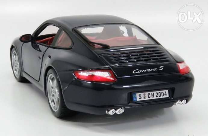 Porsche Carrera diecast car model 1:18. 2