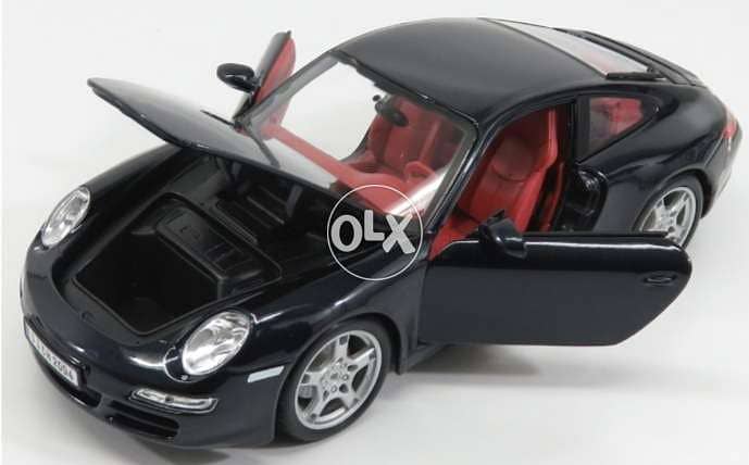 Porsche Carrera diecast car model 1:18. 5