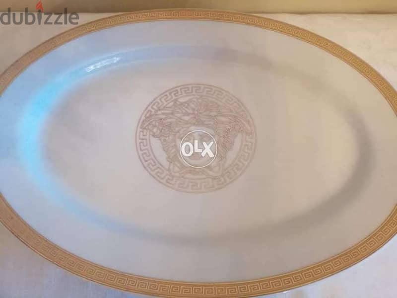 Oval plate Versace 1
