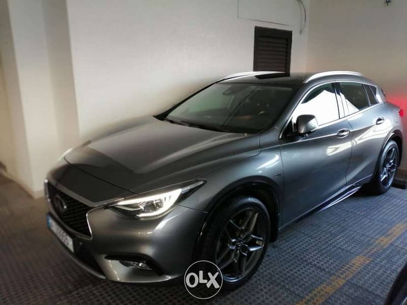 Infinity Q30 2.0T Premium package MY2018 Rymco, like new, low mileage 2