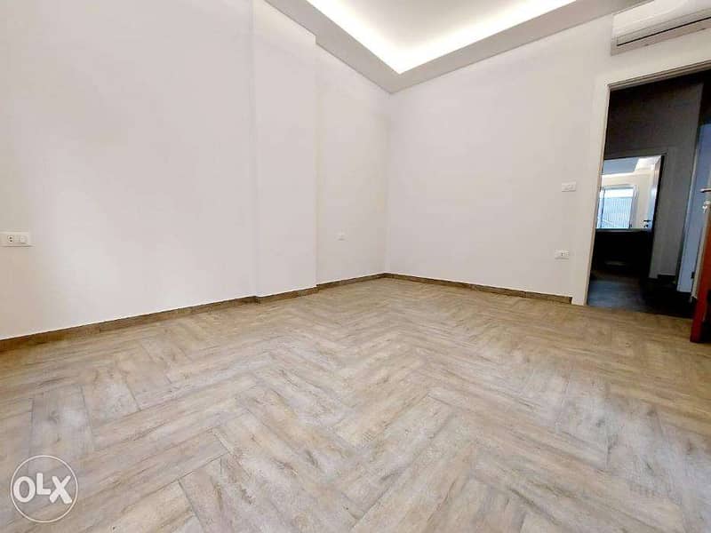 RA22-612 Apartment for rent in Beirut, Manara, 200m2, $1,500 cash 3