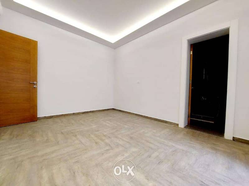 RA22-612 Apartment for rent in Beirut, Manara, 200m2, $1,500 cash 5