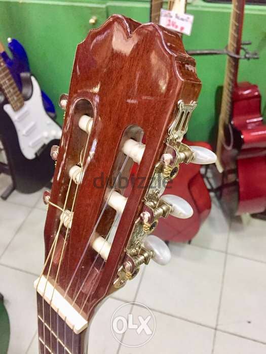 guitar classic made in Spain غيتار اسباني 5