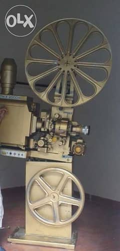 2 old projector (victoria) made in italy in a very good condition