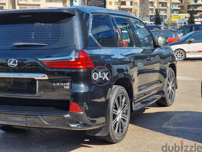 Lexus LX 570 S 2018 black 4