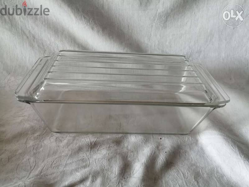 Pyrex cake dish with lid 0