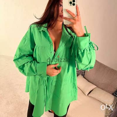 Oversize green shirt