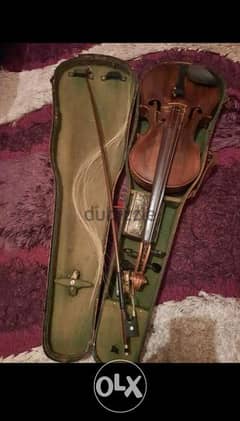 Old violin 0