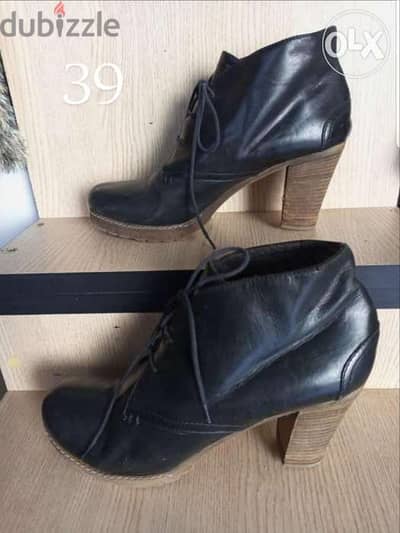 Black shoes size 39