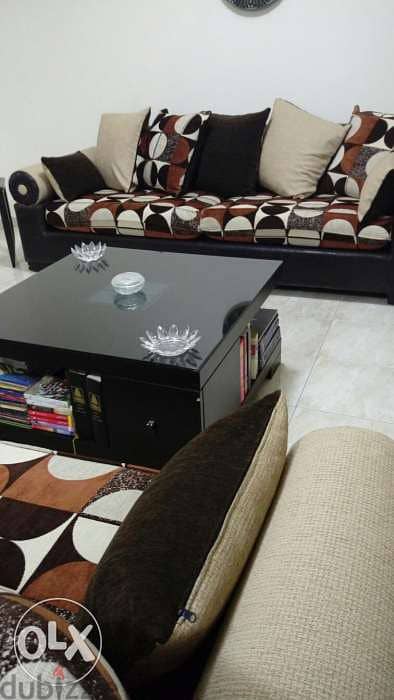 center table very good condition 1