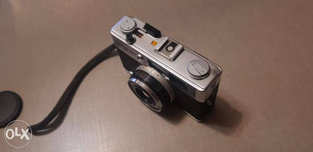 Old camera (olympus) made in japan 2