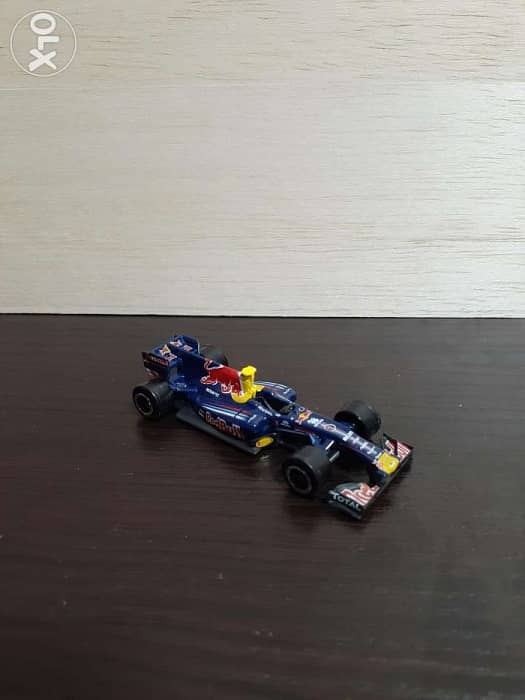 Red Bull #2 Mark Webber diecast car model 1:64. 2