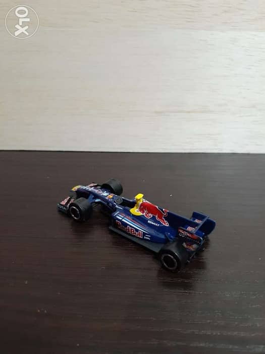 Red Bull #2 Mark Webber diecast car model 1:64. 3