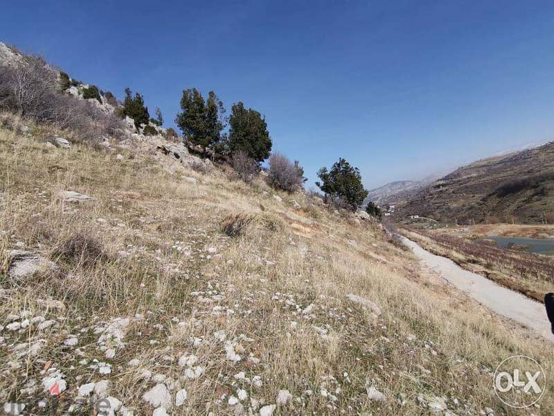 A 835 m2 land with an open mountain view for sale in Laqlouq / Akoura 1