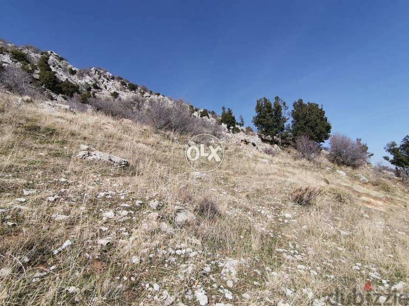 A 835 m2 land with an open mountain view for sale in Laqlouq / Akoura 5