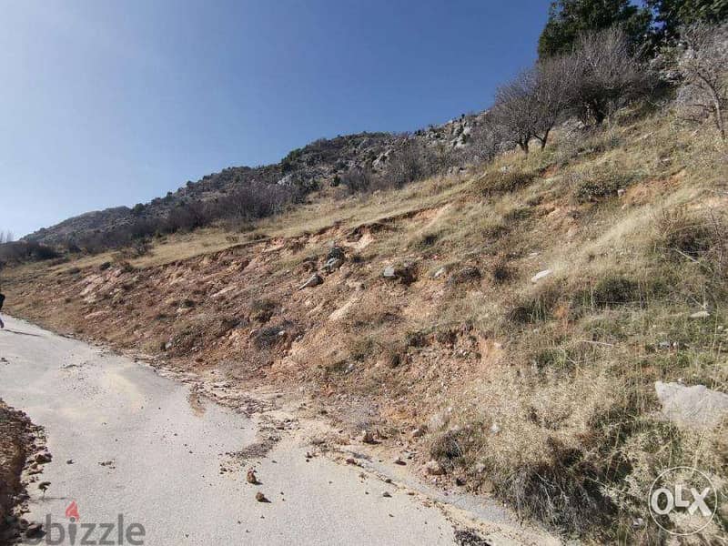A 835 m2 land with an open mountain view for sale in Laqlouq / Akoura 6