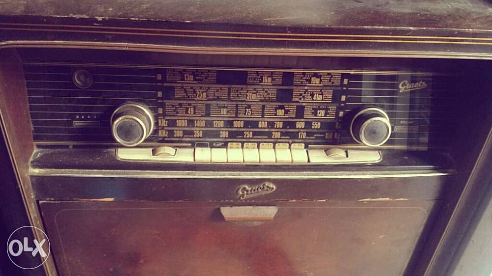 Antique collection radio disc player vintage 1