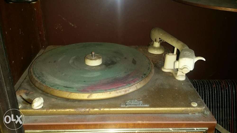 Antique collection radio disc player vintage 2