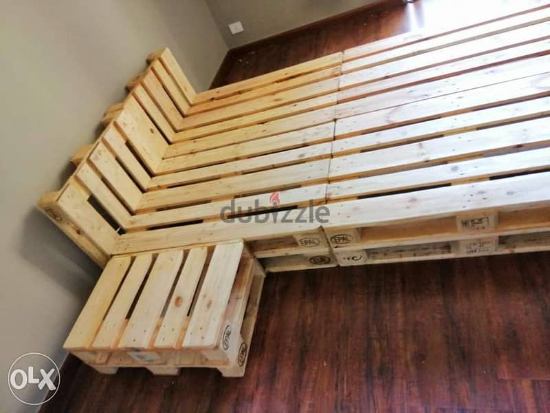 Wood bed pallets new style form تخت طبالي مع كمود 3