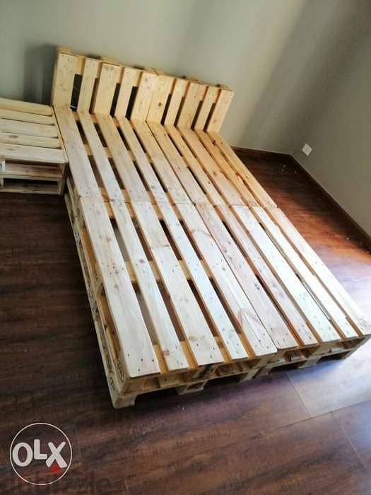 Wood bed pallets new style form تخت طبالي مع كمود 6