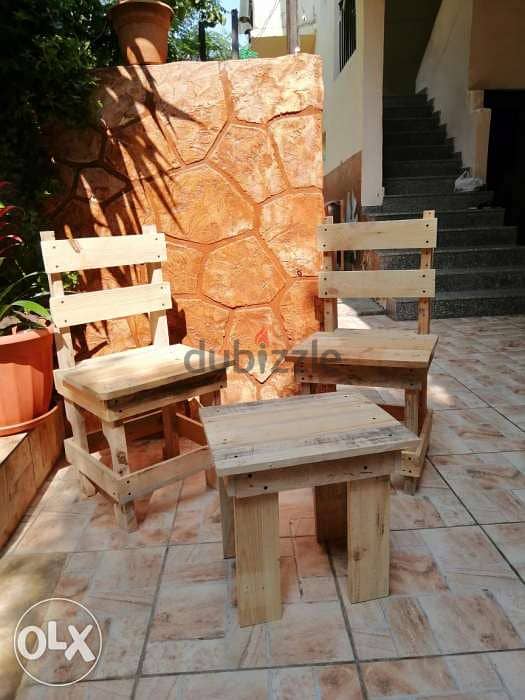 طبلية خشب كرسي عدد٢ مع طاولة wood Pallet 2 chairs and coffe table 2