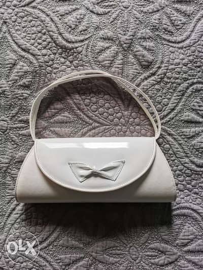 Vintage white leather handbag