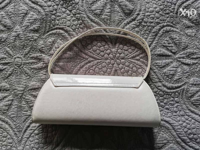 Vintage white leather handbag 1