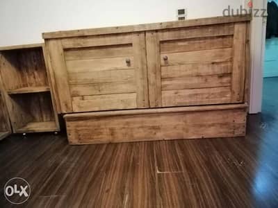 Old closet wood bed queen size تخت مجوز خزانة دريسوار شكل قديم