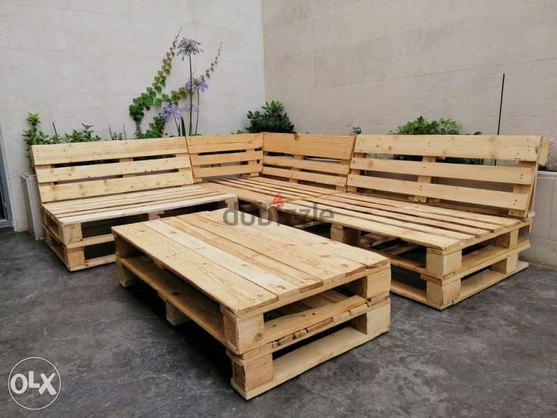 Outdoor L shape pallets set with table زاوية خشب طبالي مع طاولة 1