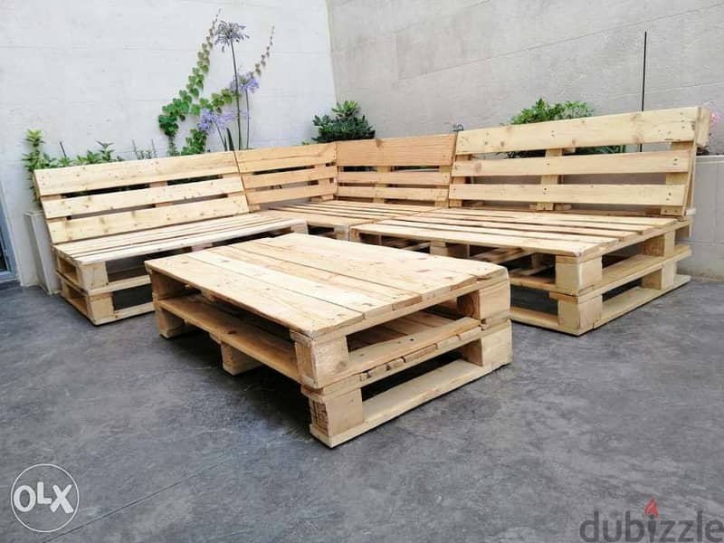 Outdoor L shape pallets set with table زاوية خشب طبالي مع طاولة 2