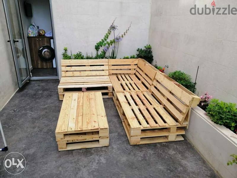 Outdoor L shape pallets set with table زاوية خشب طبالي مع طاولة 5