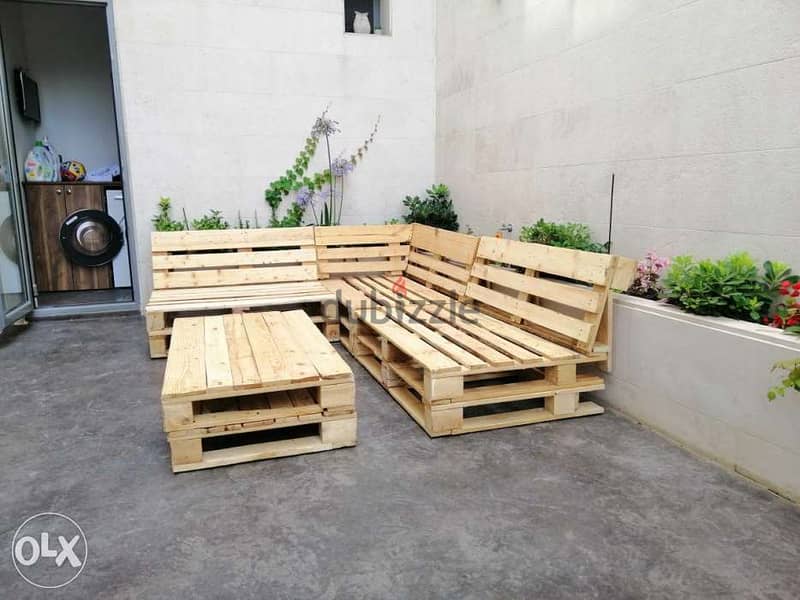 Outdoor L shape pallets set with table زاوية خشب طبالي مع طاولة 7