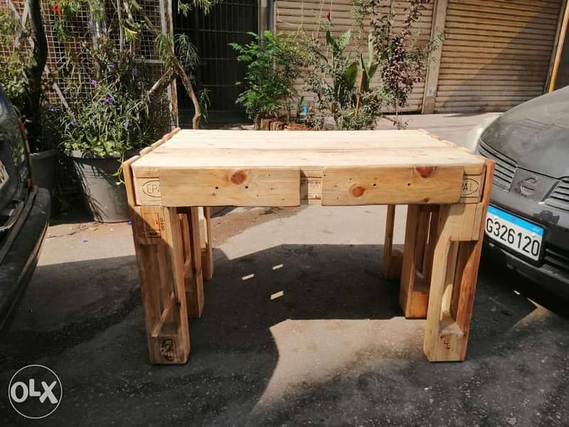 Pallets Table wood with trays طاولة طبلية مع جوارير 6
