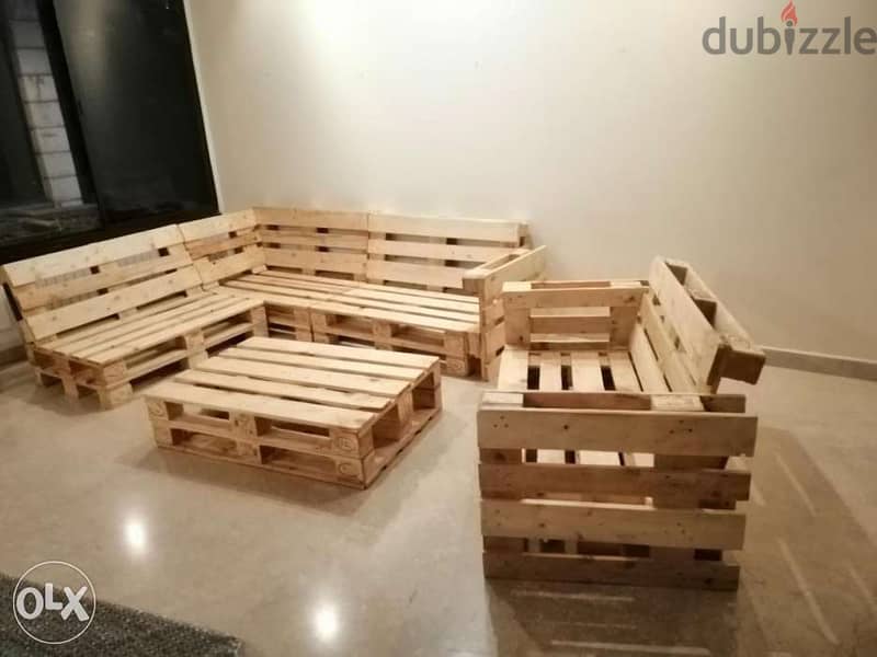 banches pallets indoor set with table جلوس غرفة طبلية 3