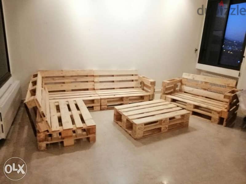 banches pallets indoor set with table جلوس غرفة طبلية 4